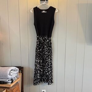 DKNY Sleeveless Black and Patterned Midi Dress